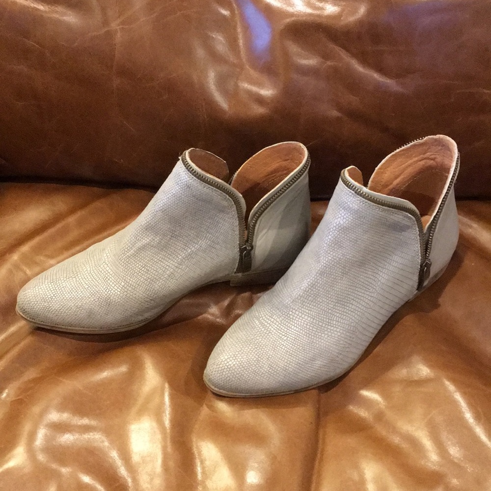 Eric Michael women’s gray leather ankle boots 36